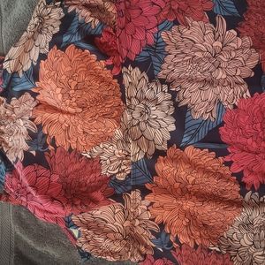 Plus size women's swimsuit top